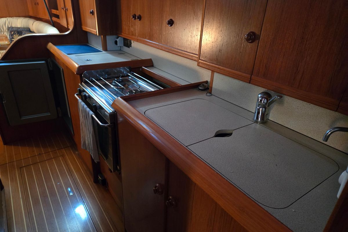 1998 Jeanneau Sun Odyssey 42 CC