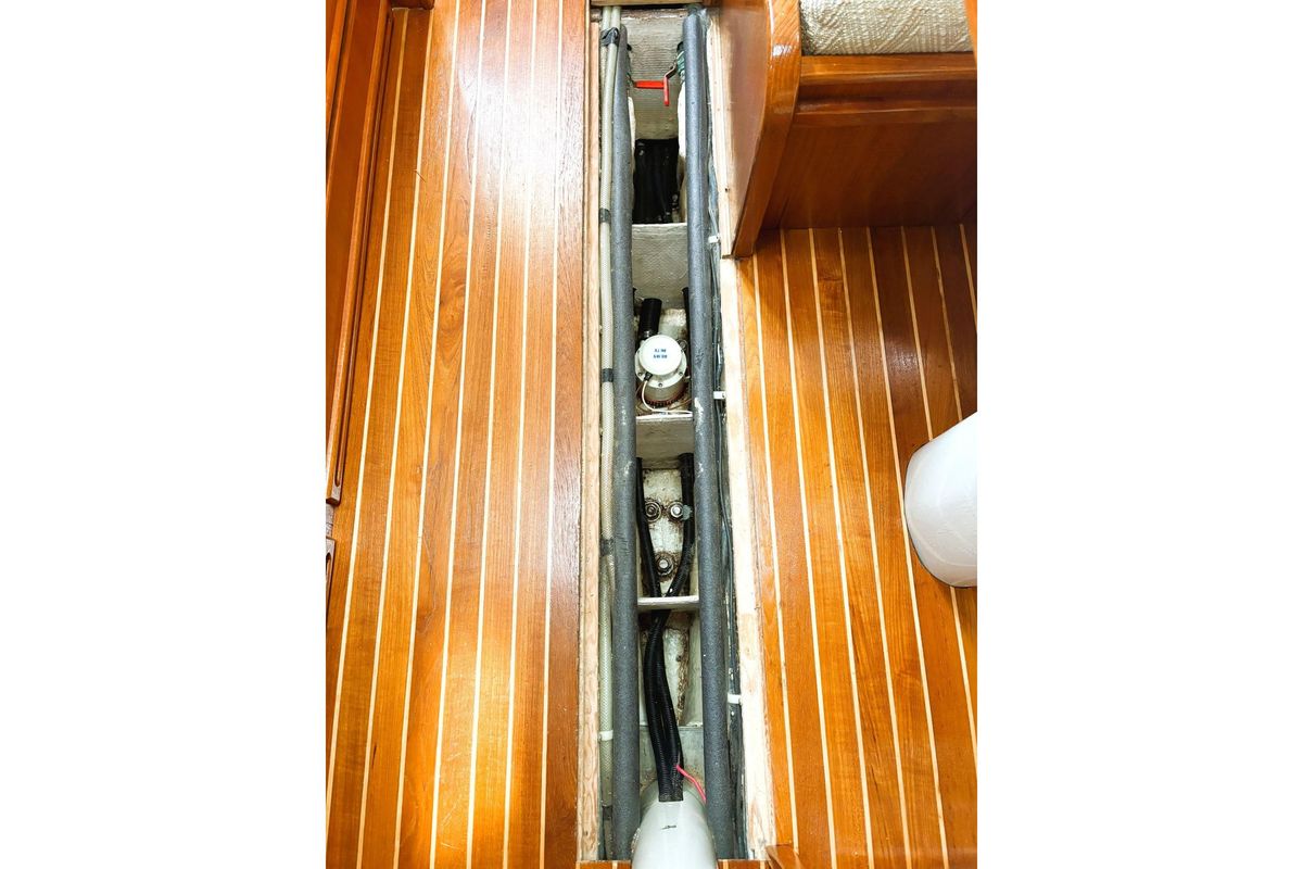 1980 Discovery 42