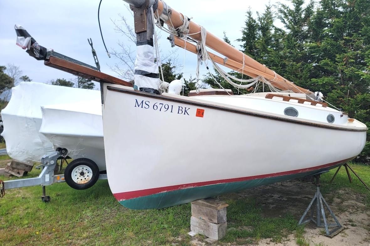 1974 Marshall 22 Catboat