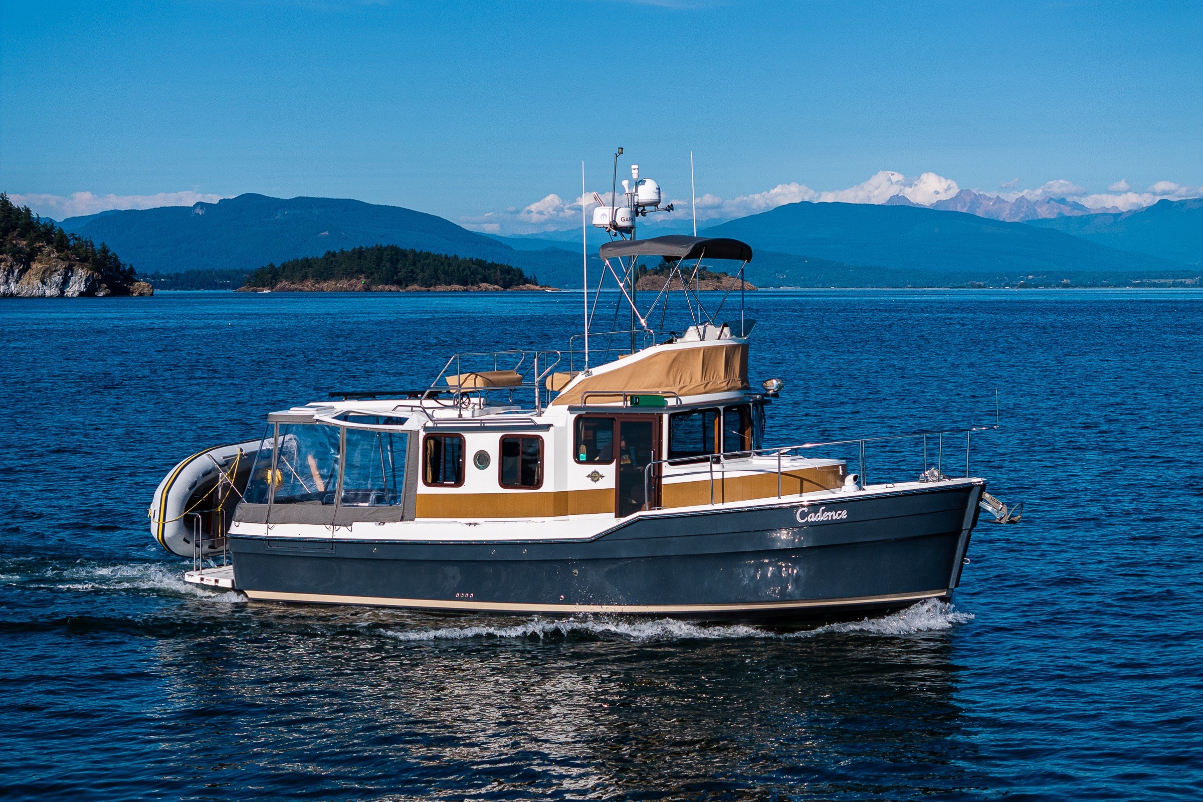 2016 Ranger Tugs R-31 CB