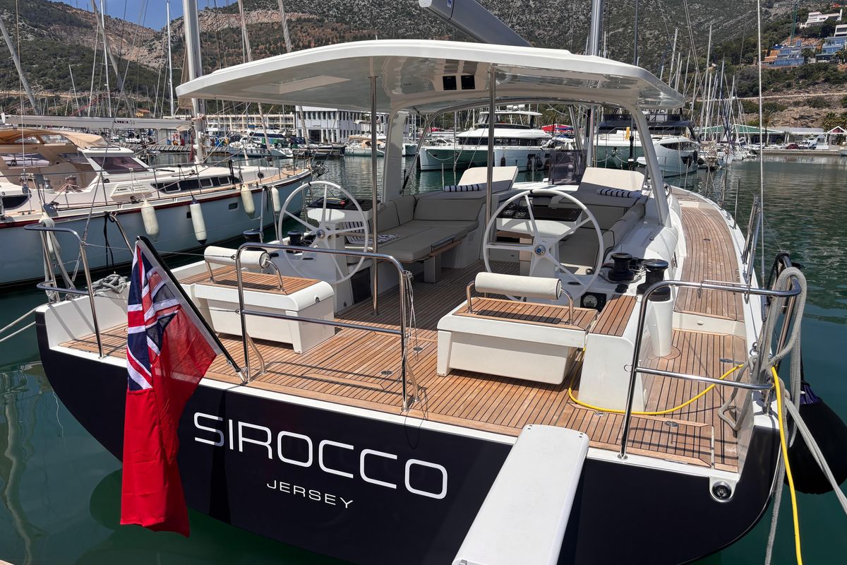 2020 Beneteau Oceanis Yacht 54