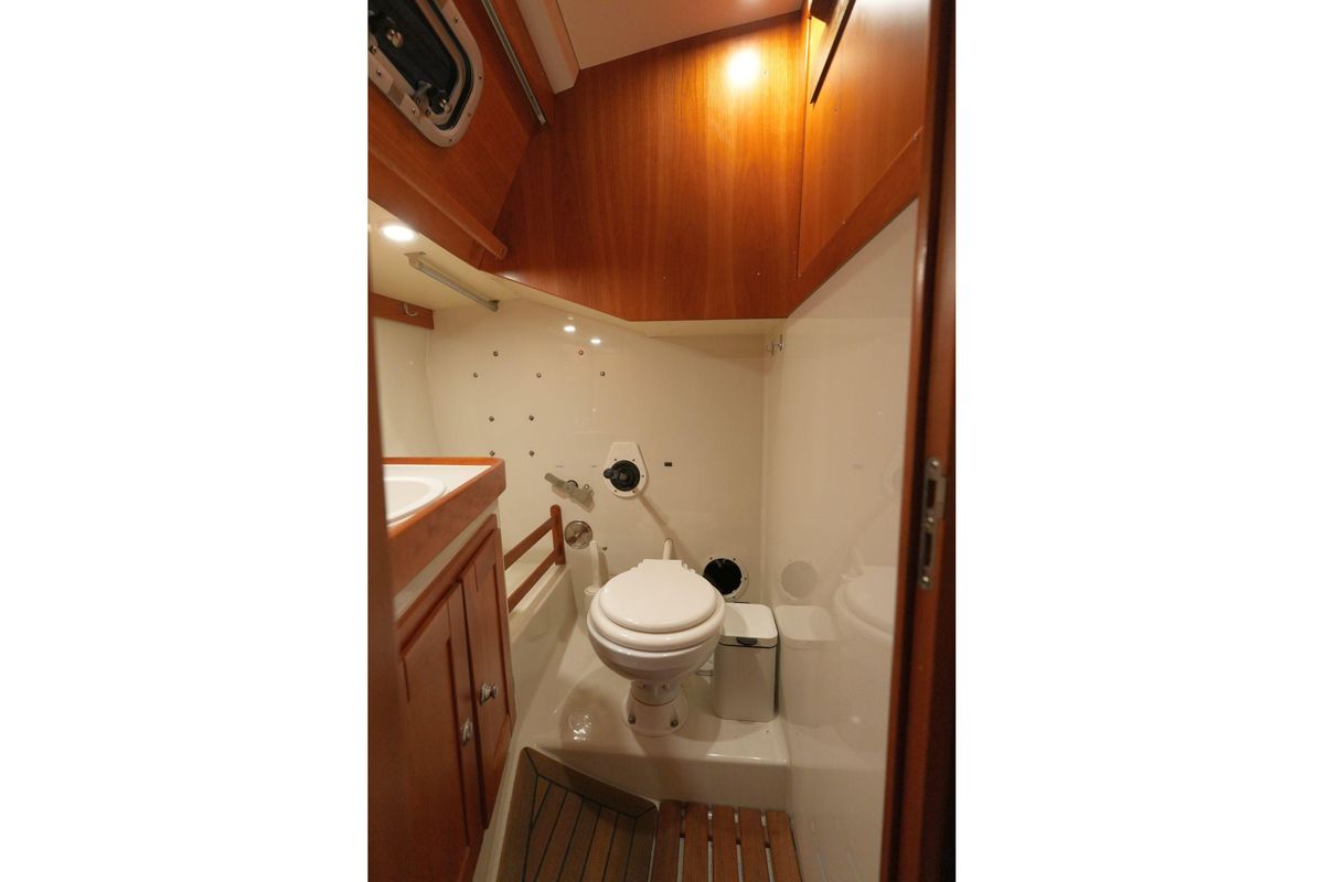 2004 Faurby 363 De Luxe Boats