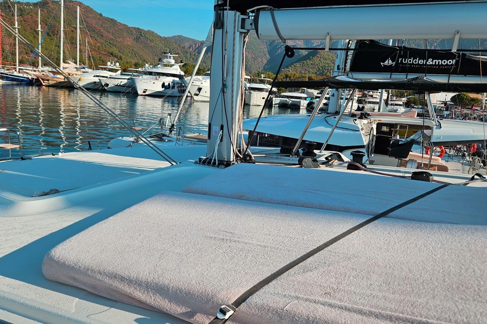 2023 Lagoon 40