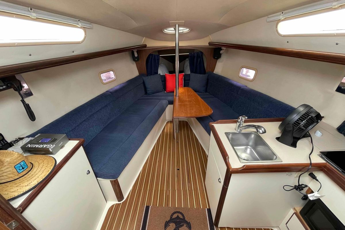2006 Hunter 27