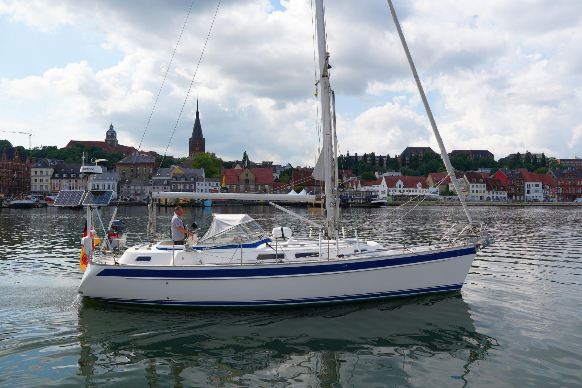 2005 Hallberg-Rassy 37 for sale in Flensburg, Schleswig-Holstein, Germany