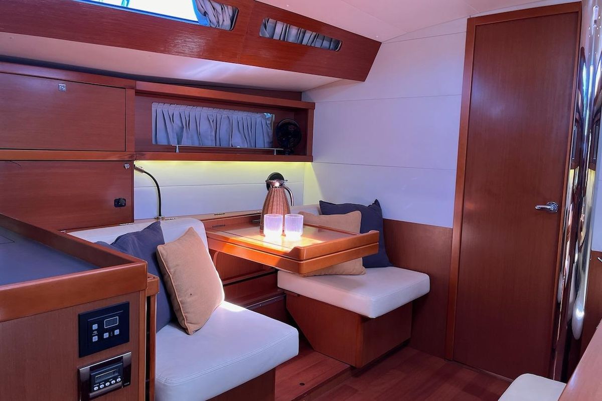 2014 Beneteau Oceanis 48