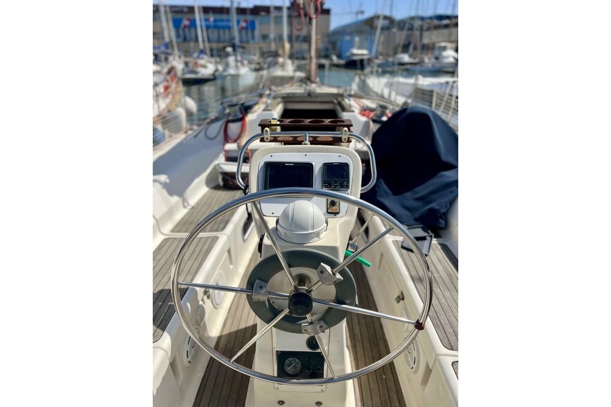 2002 Bavaria 37