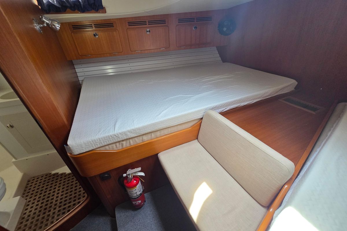 2000 Hallberg-Rassy 46