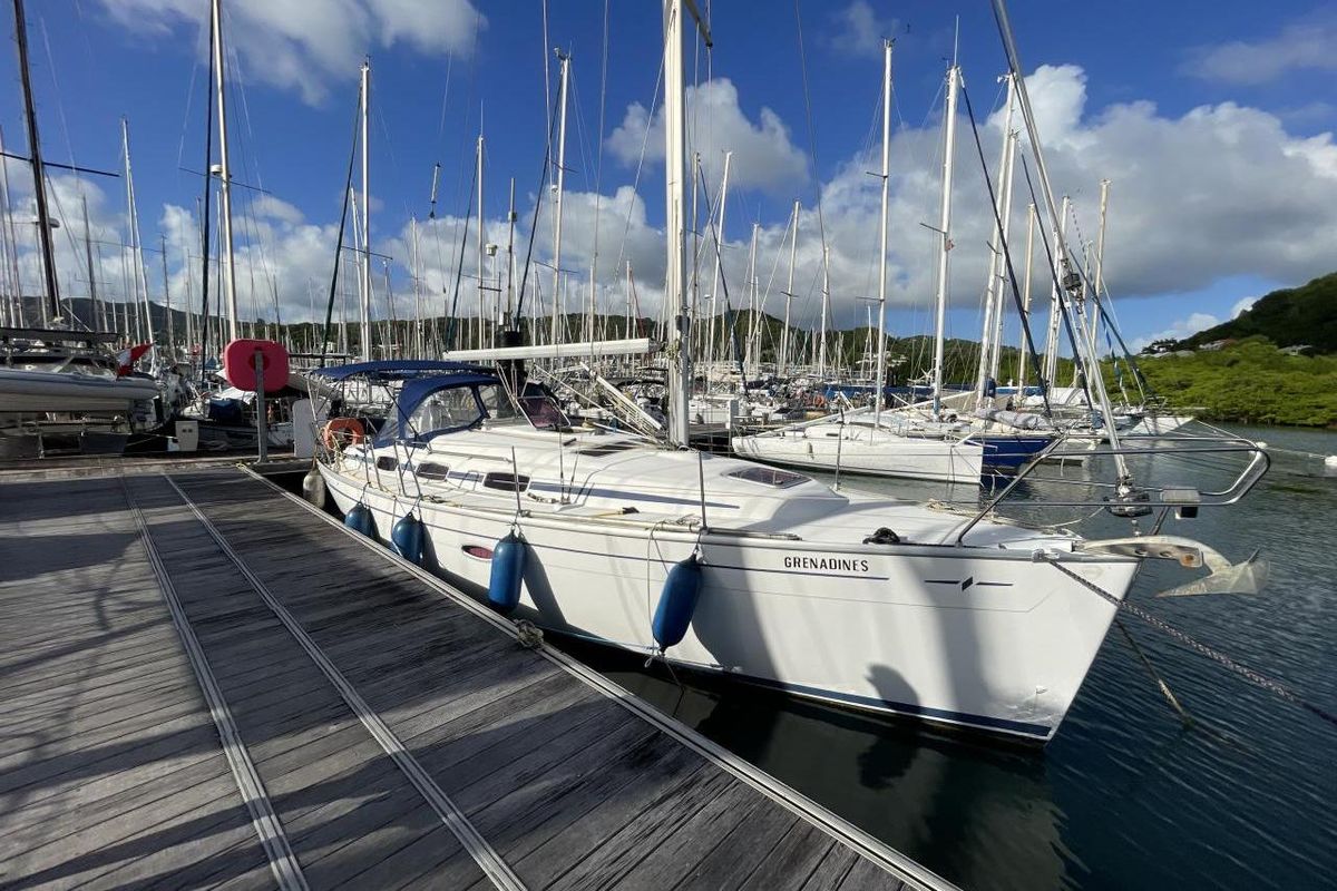 2006 Bavaria Cruiser 33