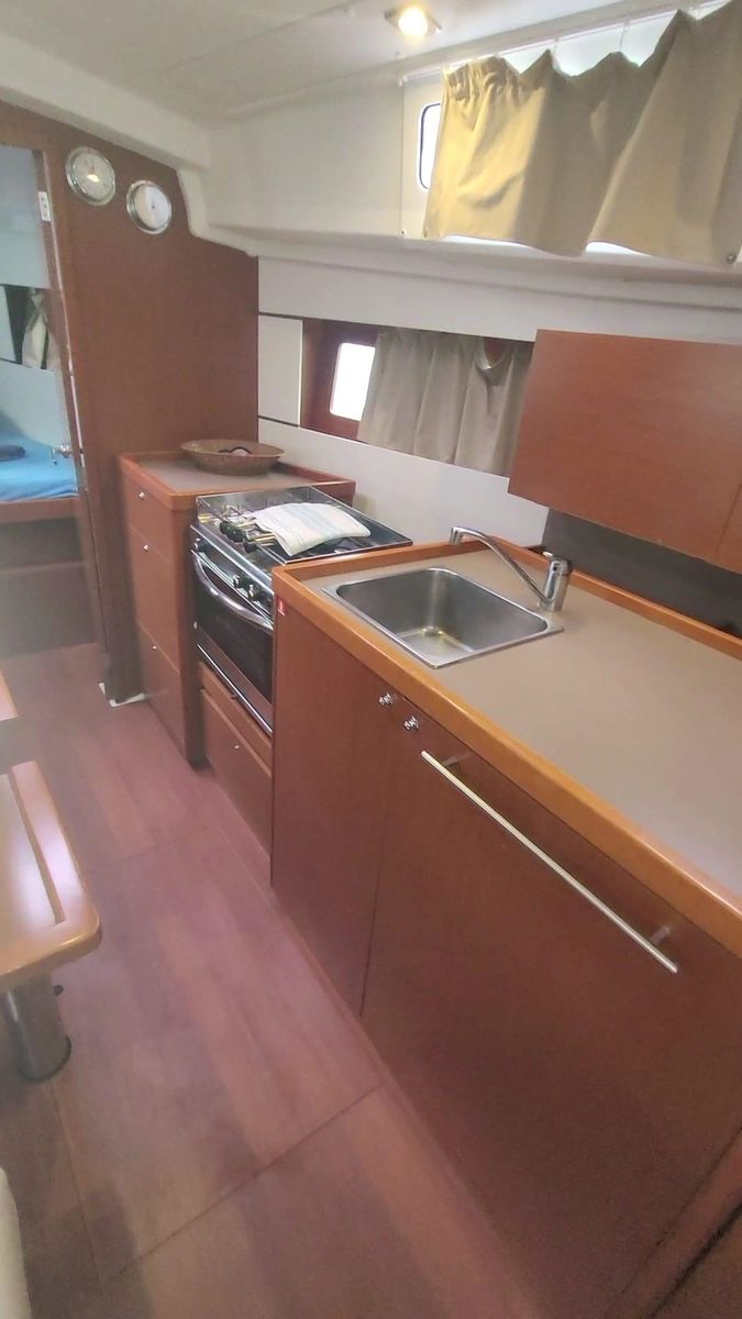 2017 Beneteau Oceanis 35.1 for sale in Messina, Italy 33 ft