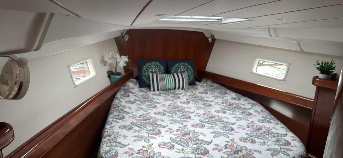 2004 Beneteau Oceanis Clipper 423