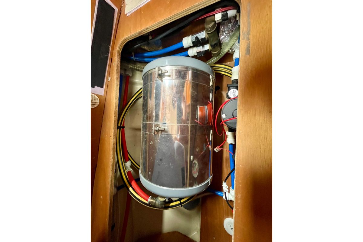2007 Dufour 385