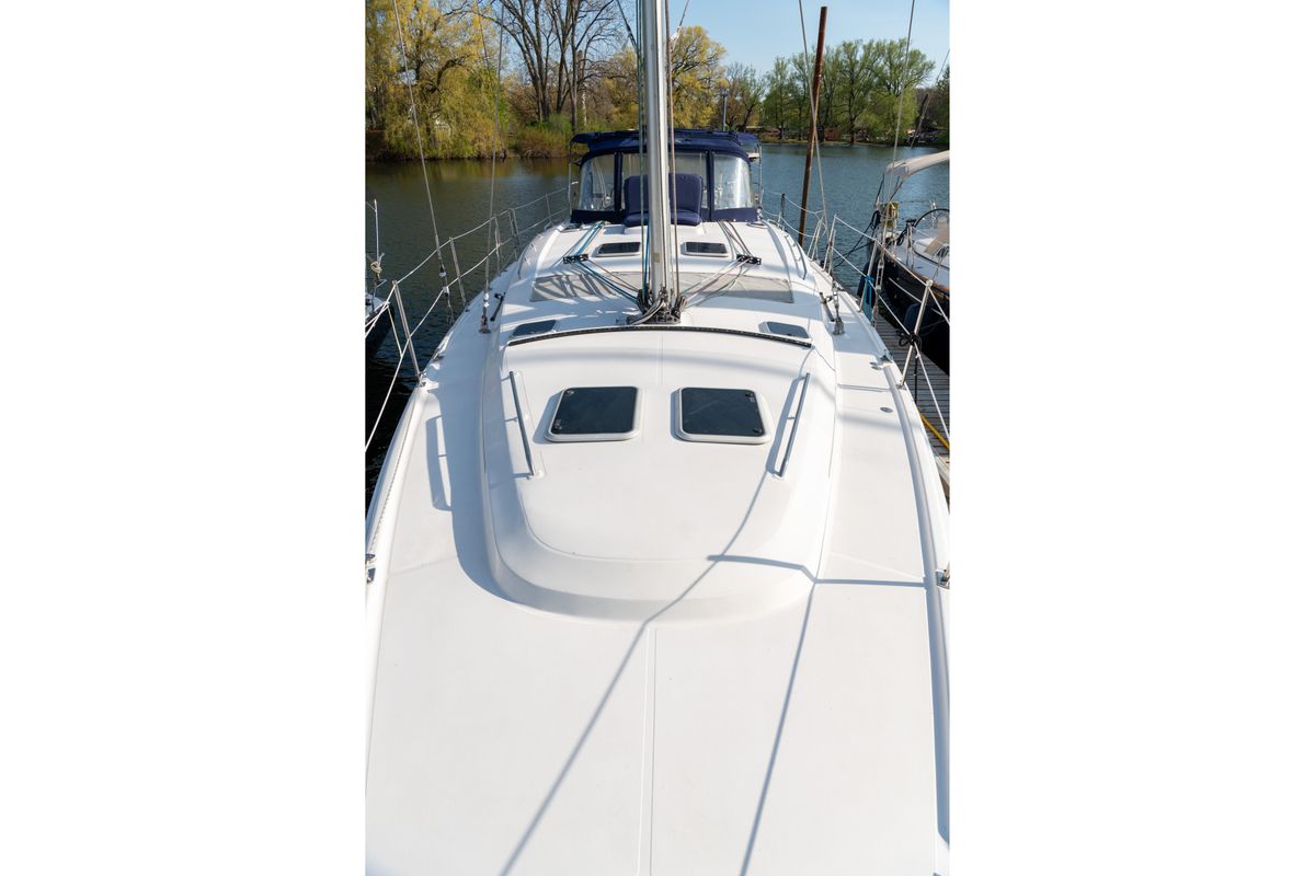 2007 Hunter 49