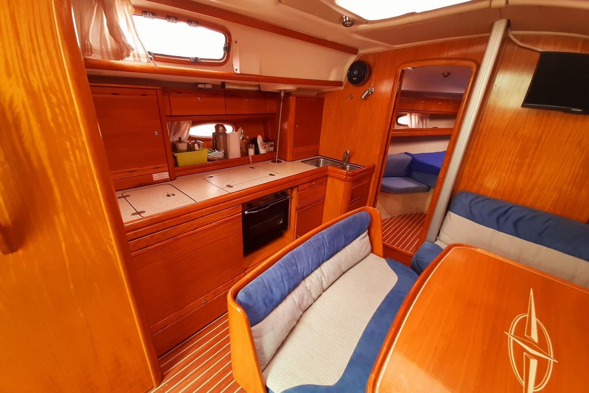 2007 Bavaria Cruiser 39