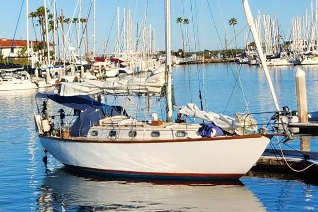 1982 Cape Dory 36