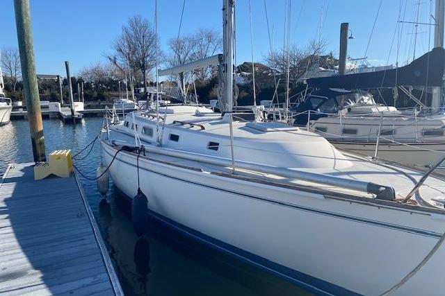 1991 Freedom 38 for sale in Beaufort, North Carolina
