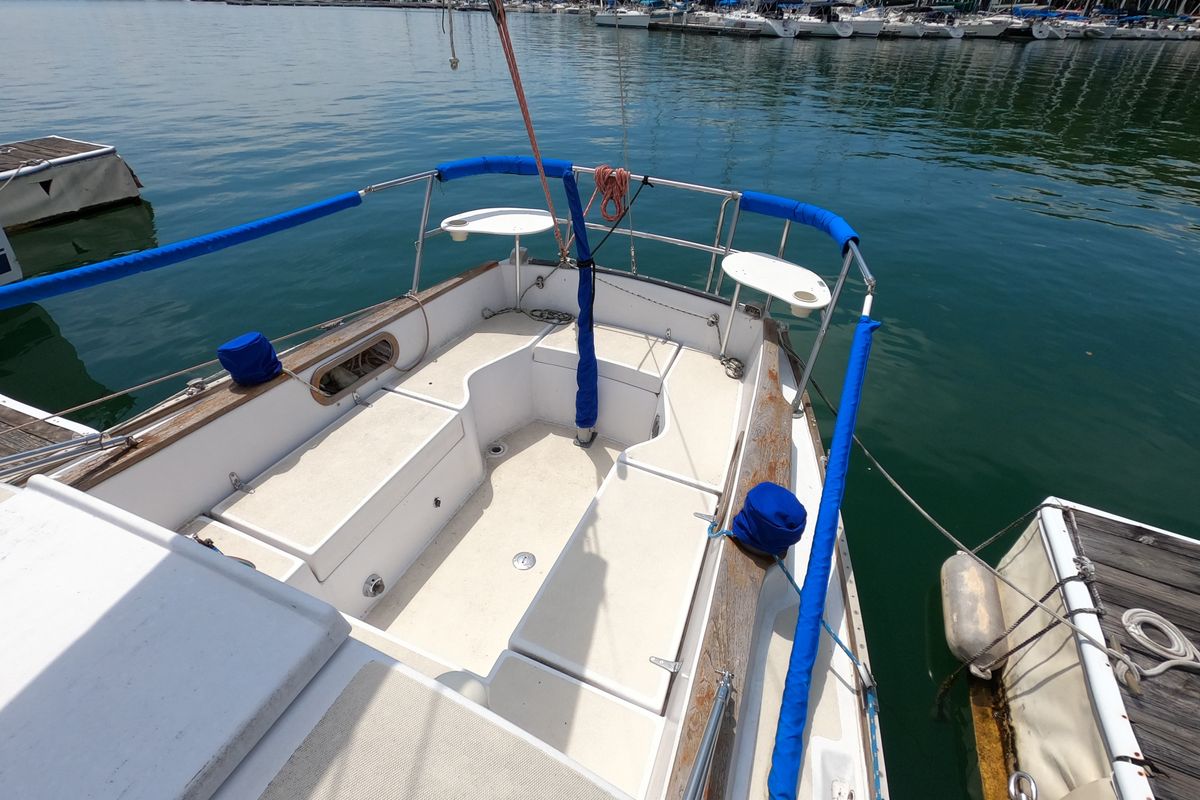 1977 Sabre 28