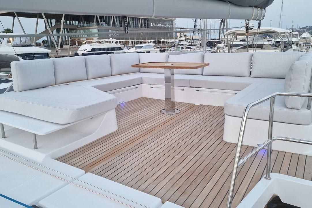2026 Aventura 45