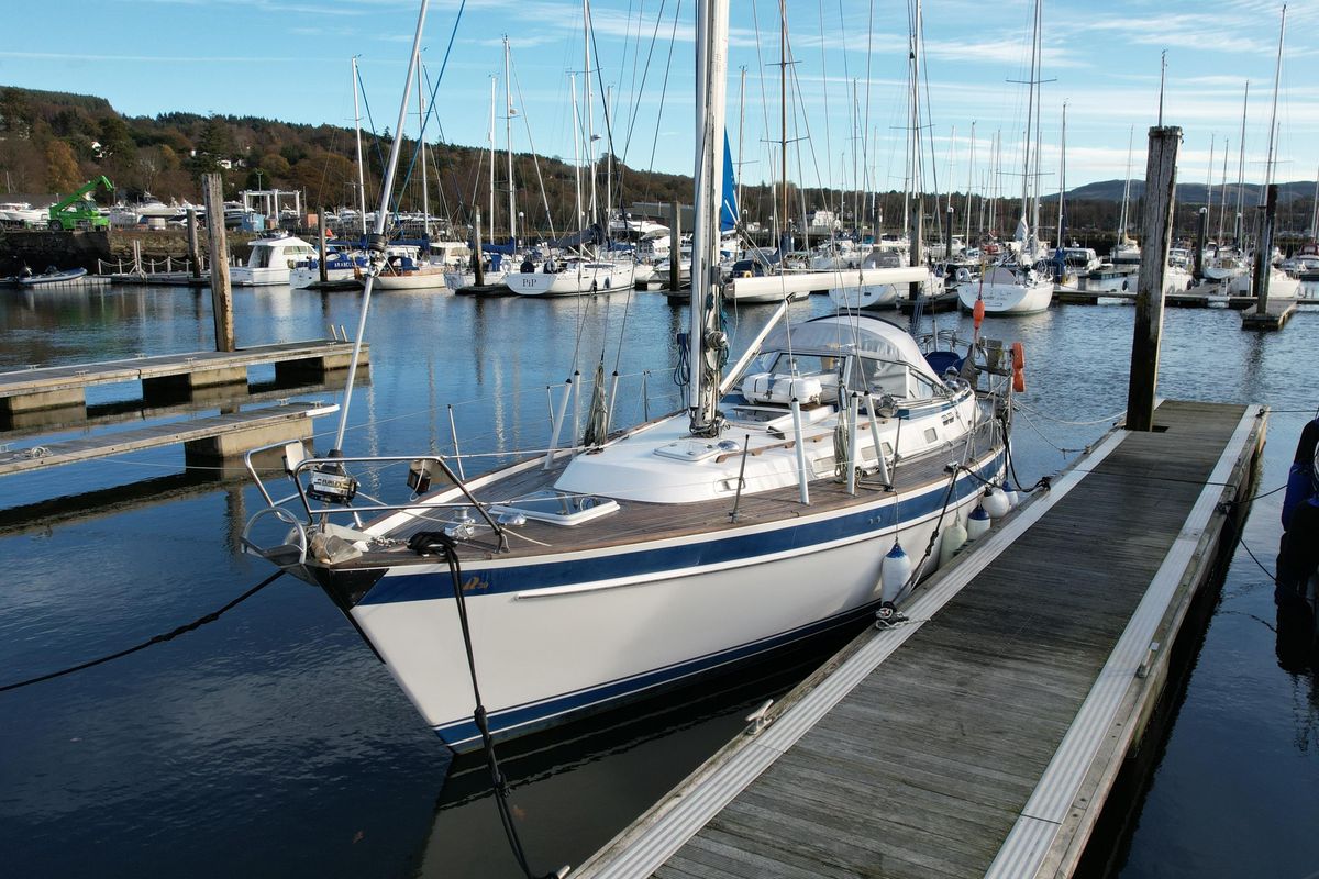 2001 Hallberg-Rassy 39