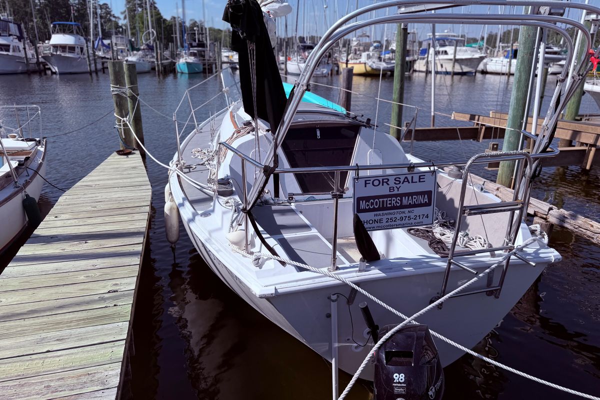 1982 Ericson 25+