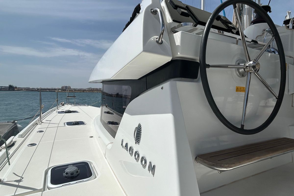 2024 Lagoon 42