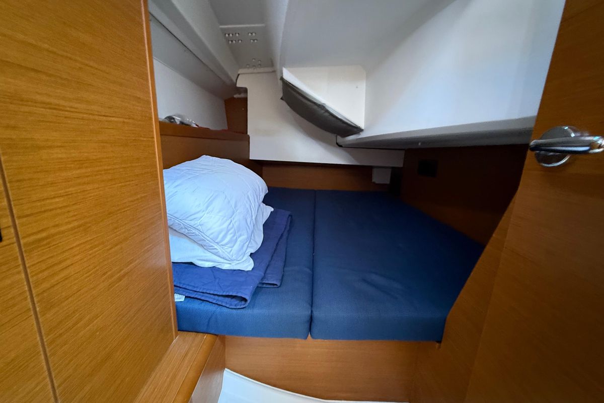 2019 Jeanneau Sun Odyssey 349
