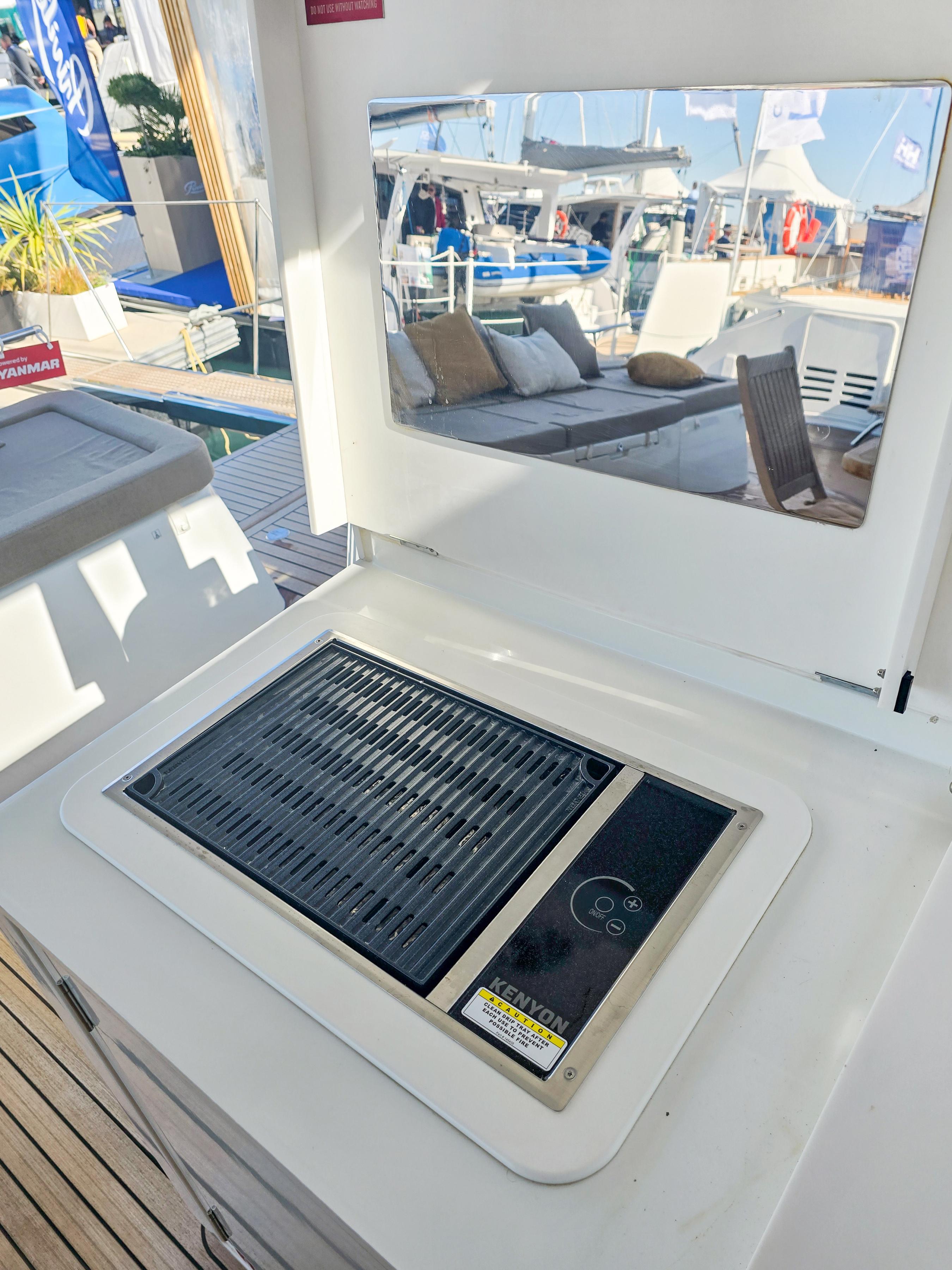 2012 Lagoon 620