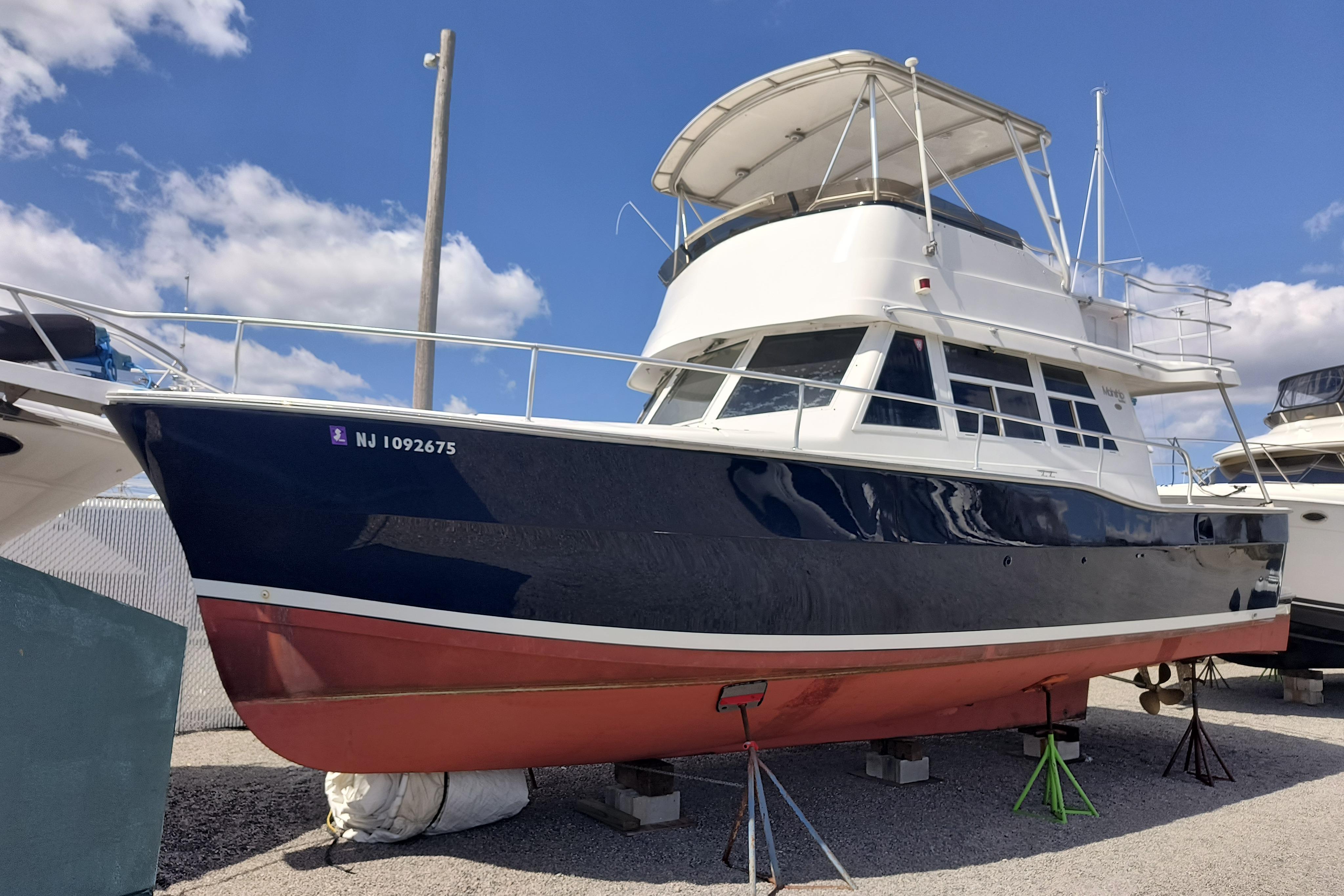 2000 Mainship 390 Trawler