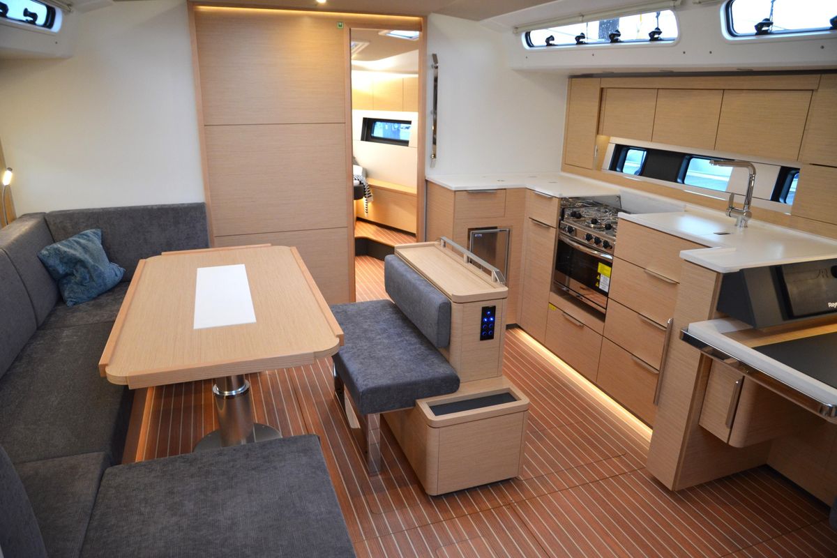2025 Hanse 460