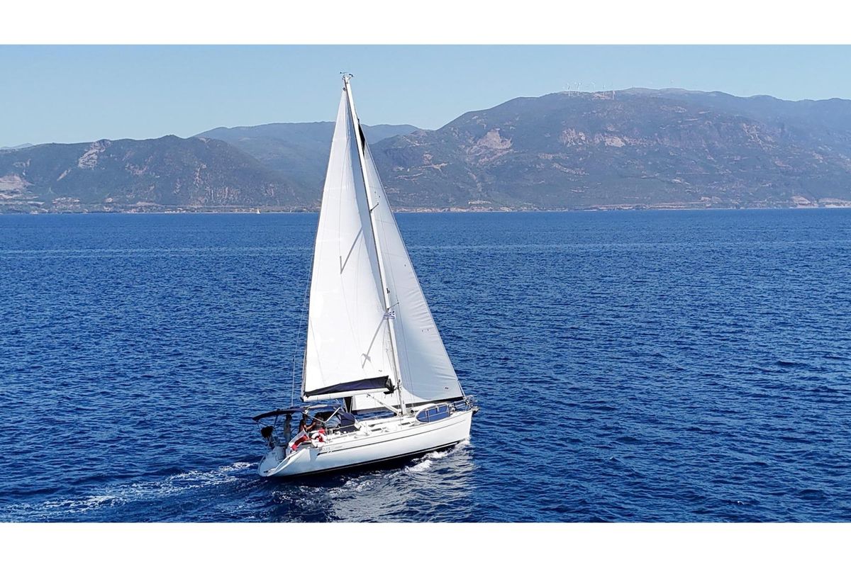 2004 Bavaria 38