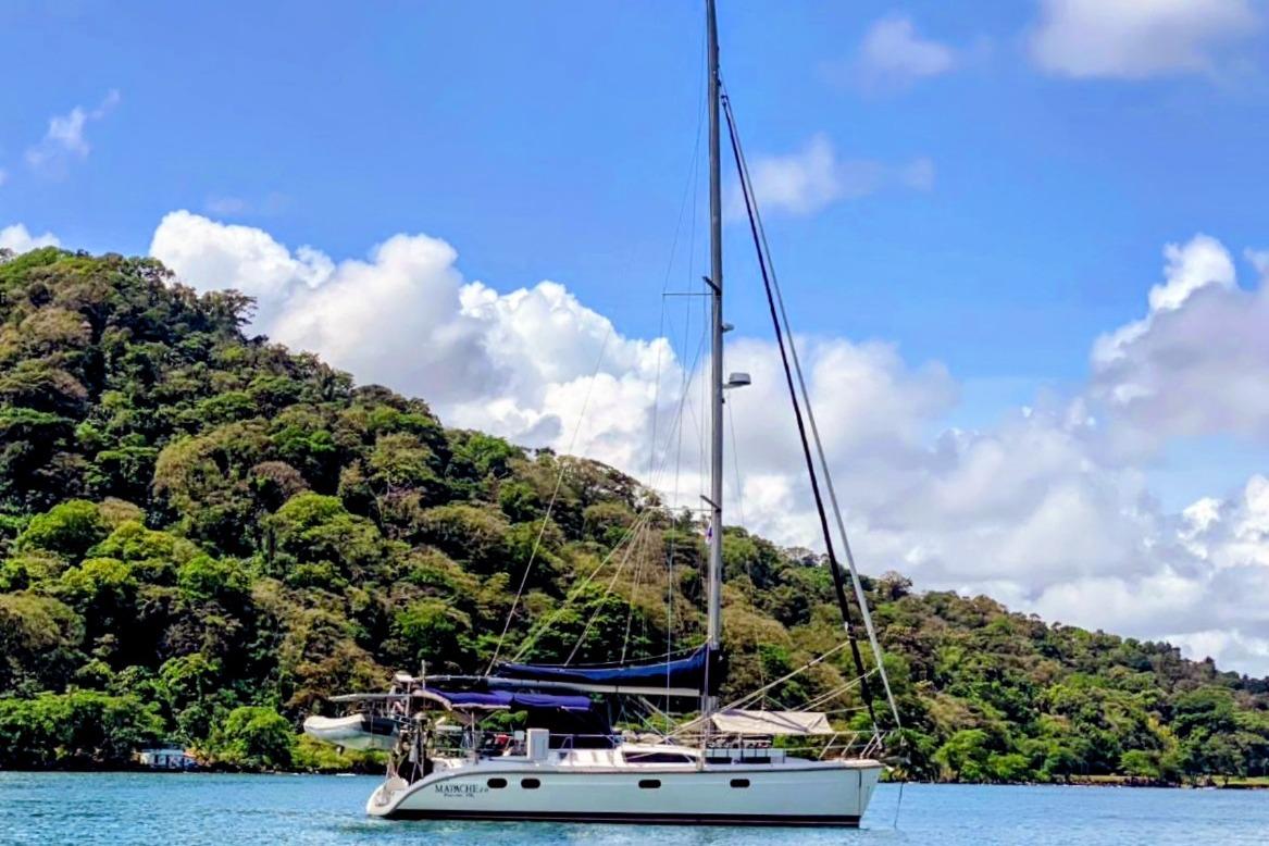 1996 Hunter 376 for sale in Fuerte Sherman, Panama