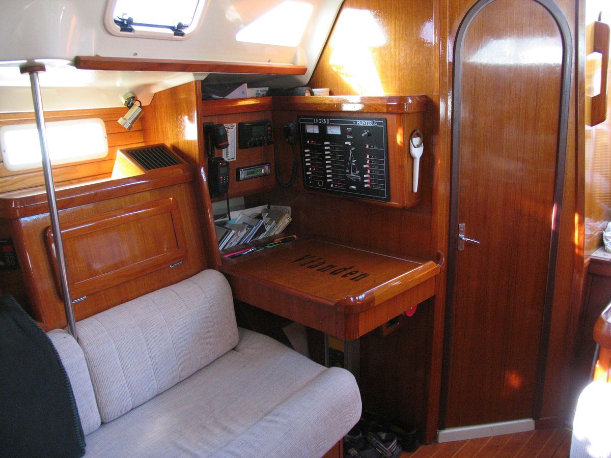 1992 Hunter Legend 37.5