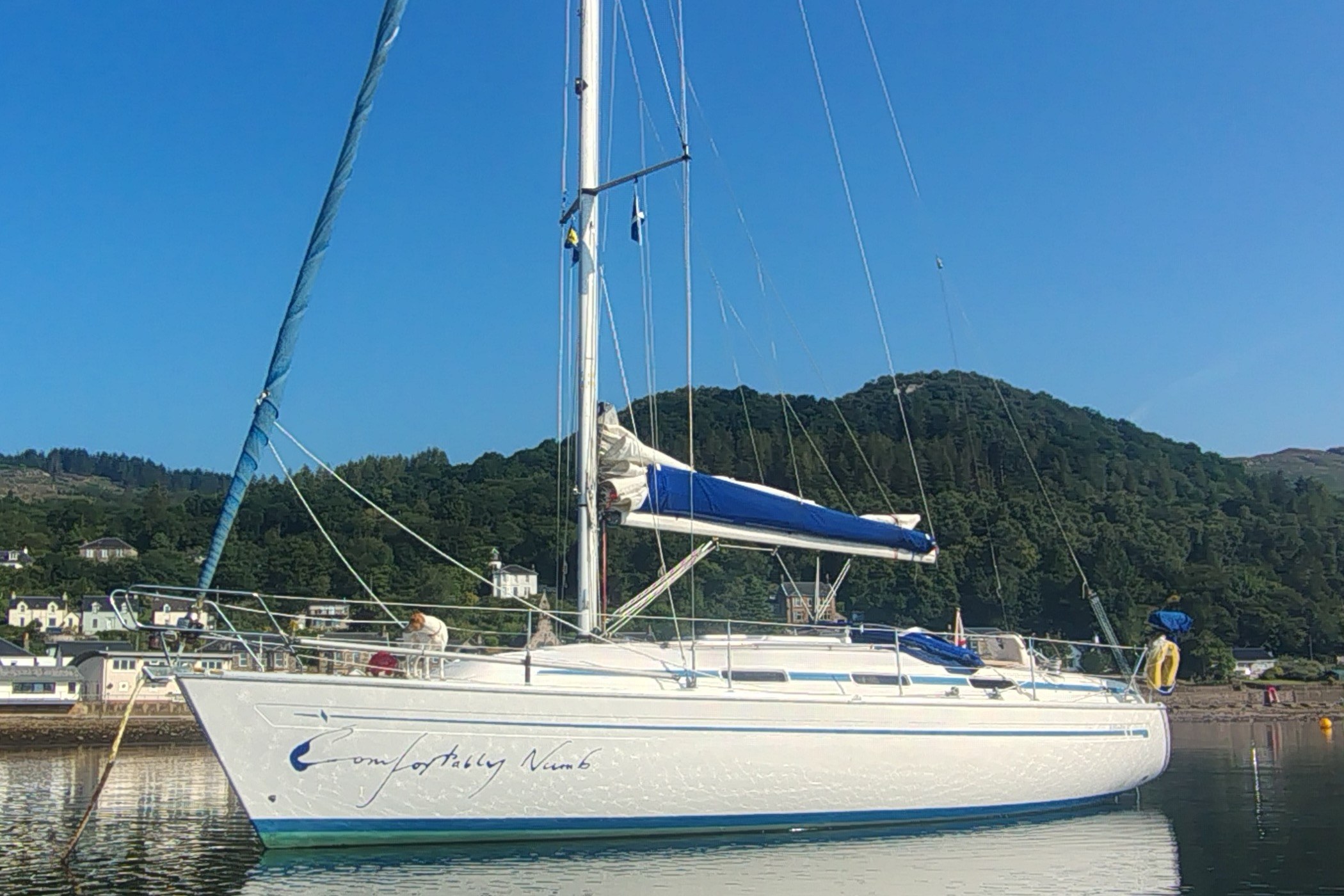 2000 Bavaria 37 for sale in Largs, North Ayrshire, United Kingdom