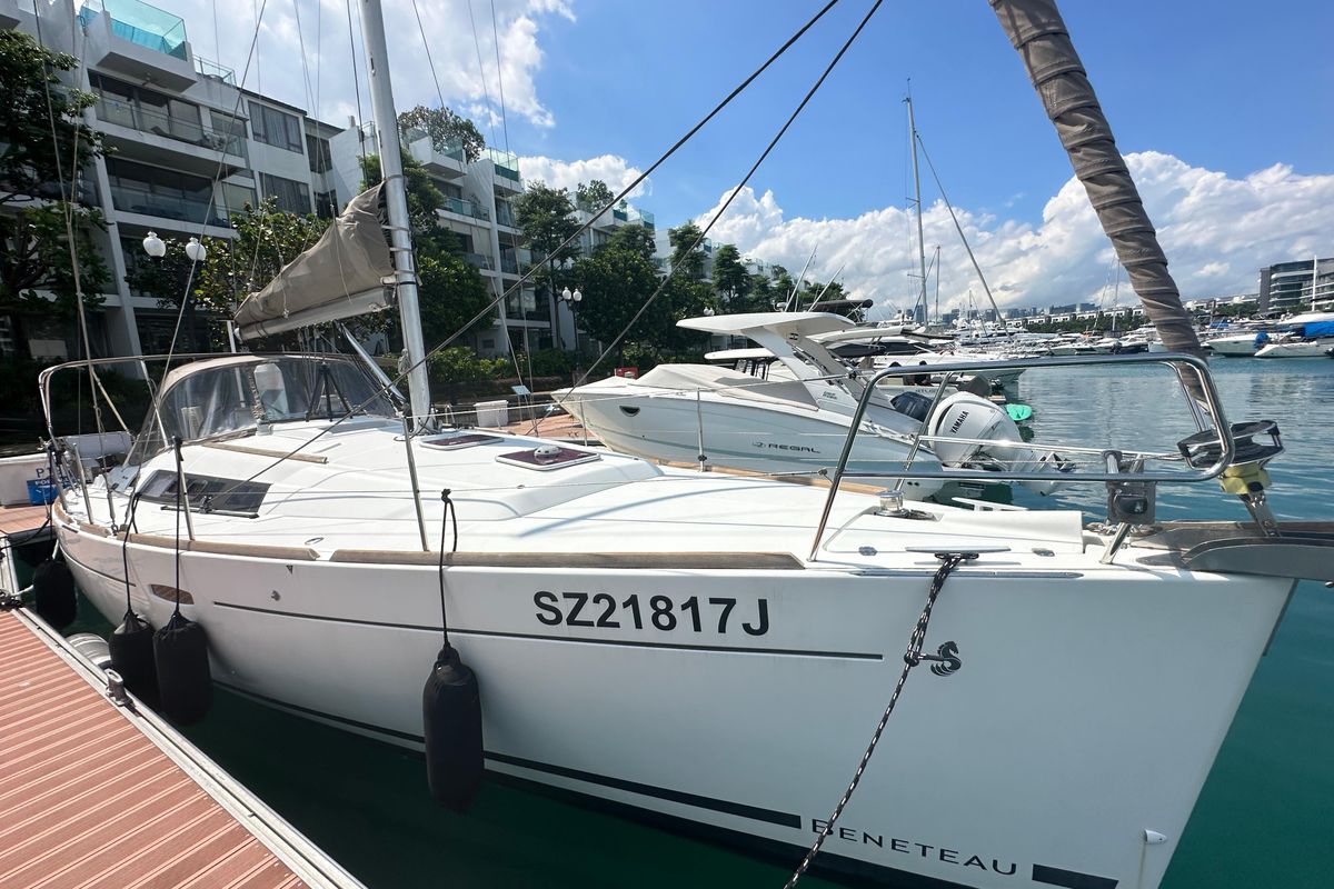 2012 Beneteau Oceanis 37