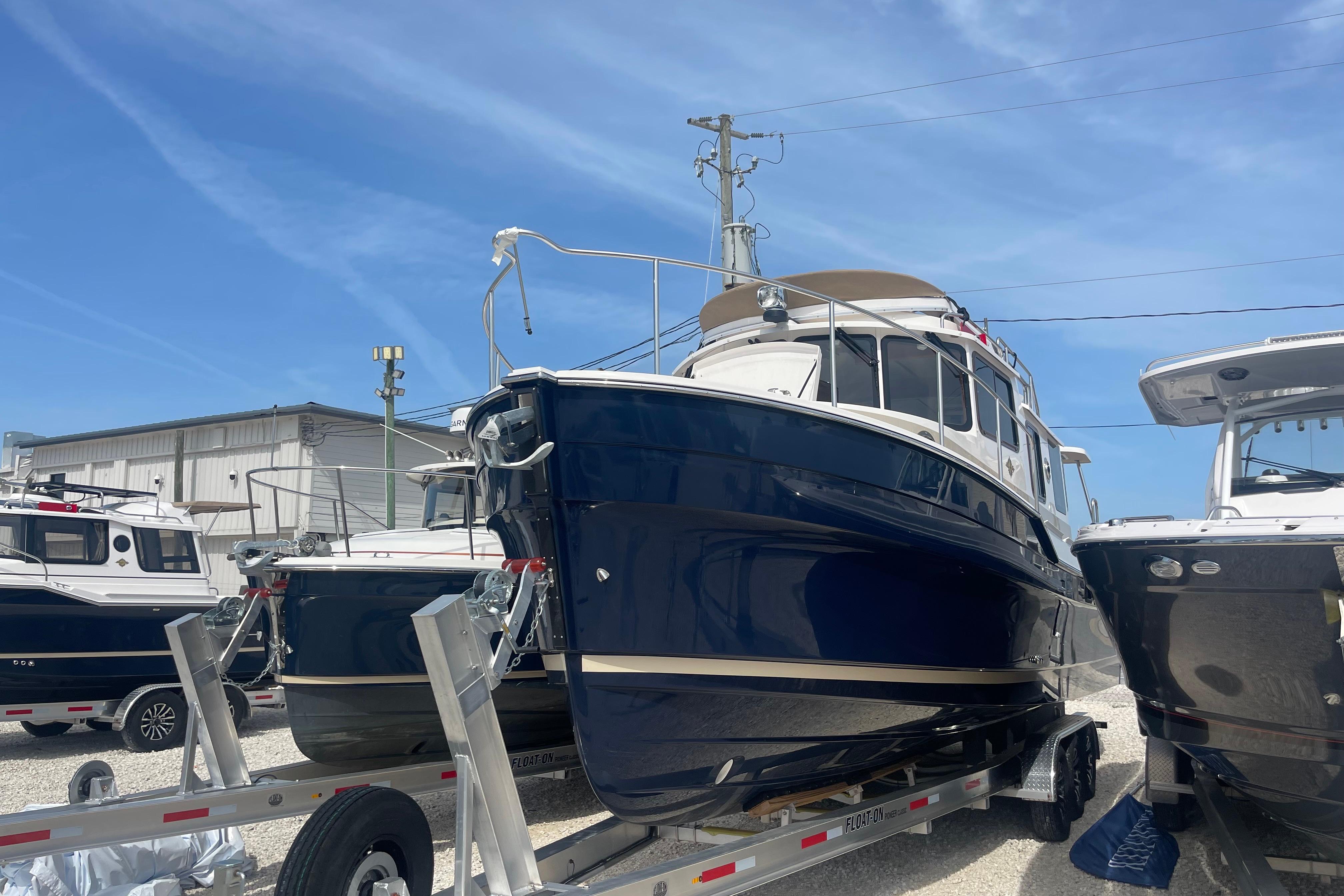 2025 Ranger Tugs R-31 CB
