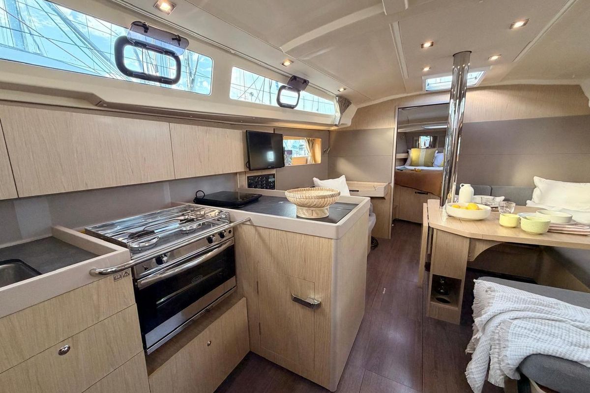 2017 Beneteau Oceanis 41.1