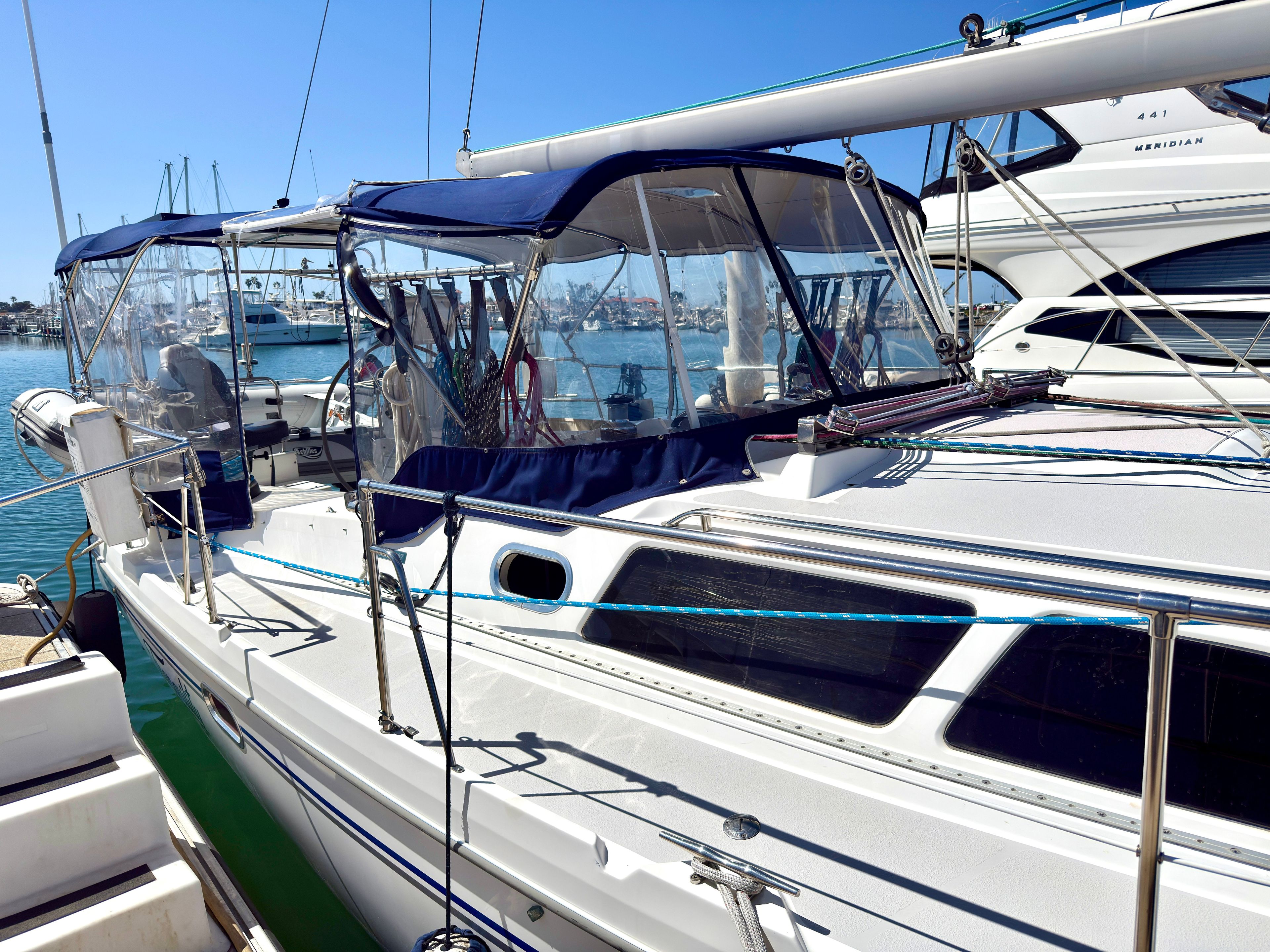 2005 Catalina 387