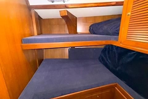 1998 Hylas 49