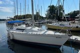 1984 Beneteau First 32