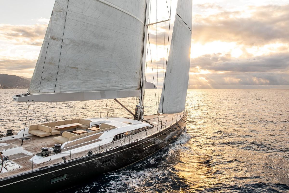 2021 Nautor Swan 98