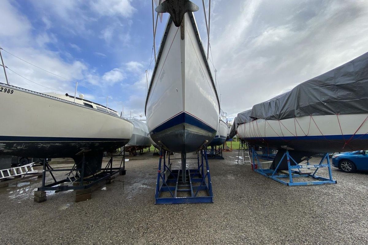 1985 Hunter 34
