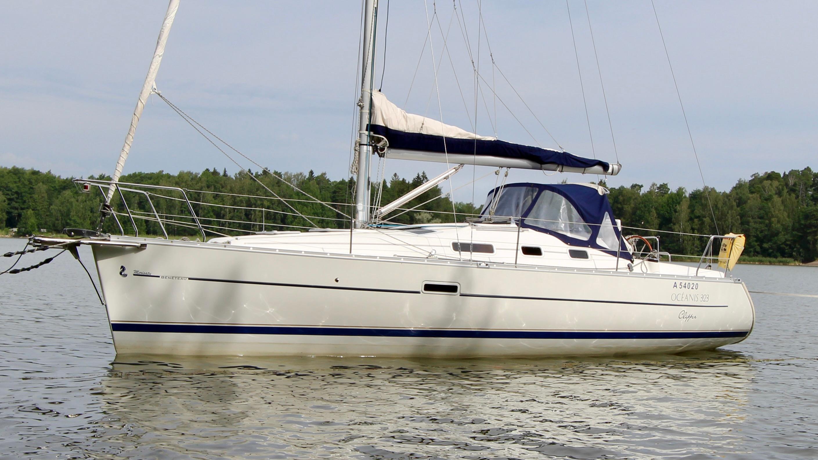2006 Beneteau 323 Boats