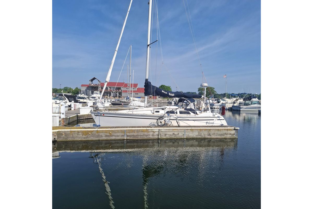 1989 Hunter 30