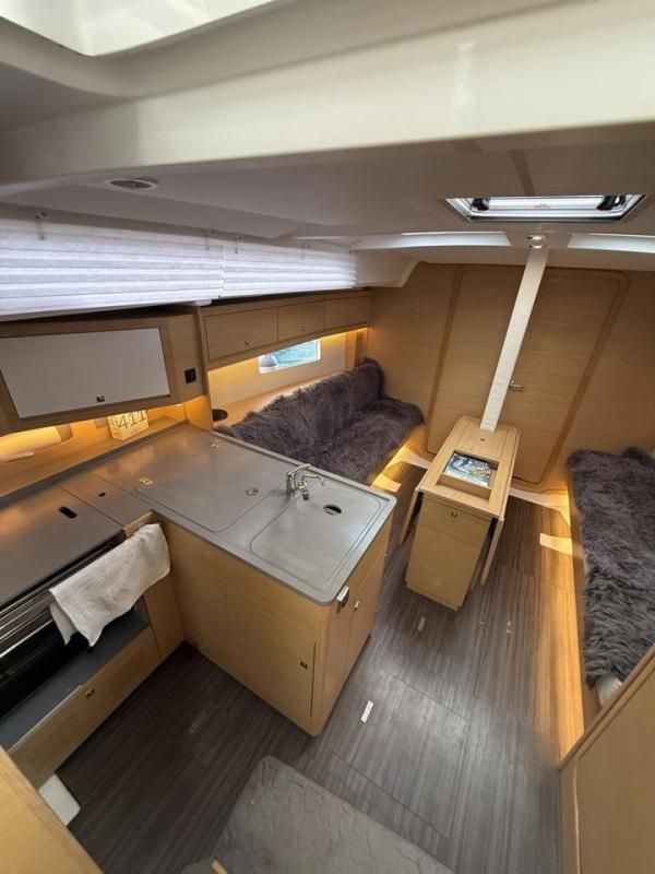 2022 Dufour 37 for sale in Canet En Roussillon, Pyrénées-Orientales, France