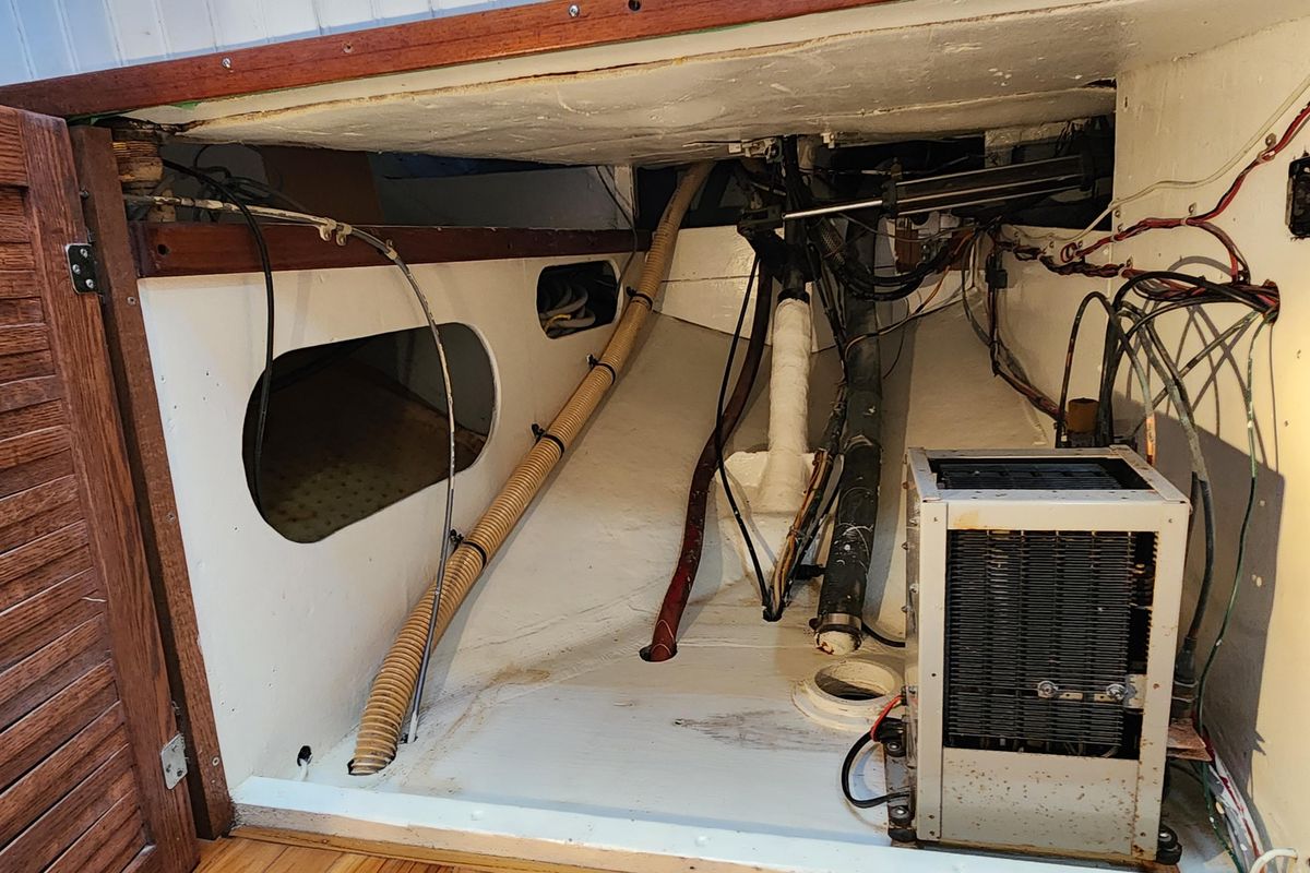 1982 Endurance Cutter Rigged Sloop for sale in Duncan, British Columbia, Canada 35 ft