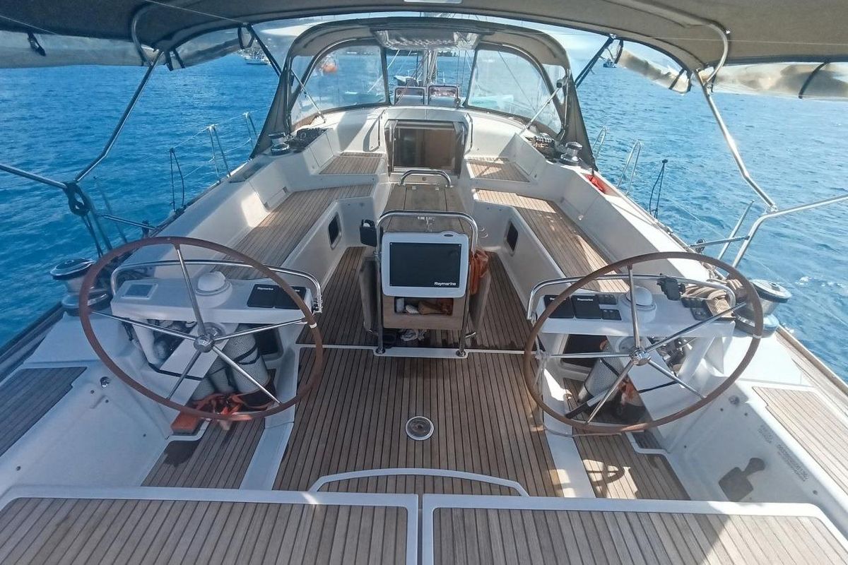 2010 Jeanneau 57