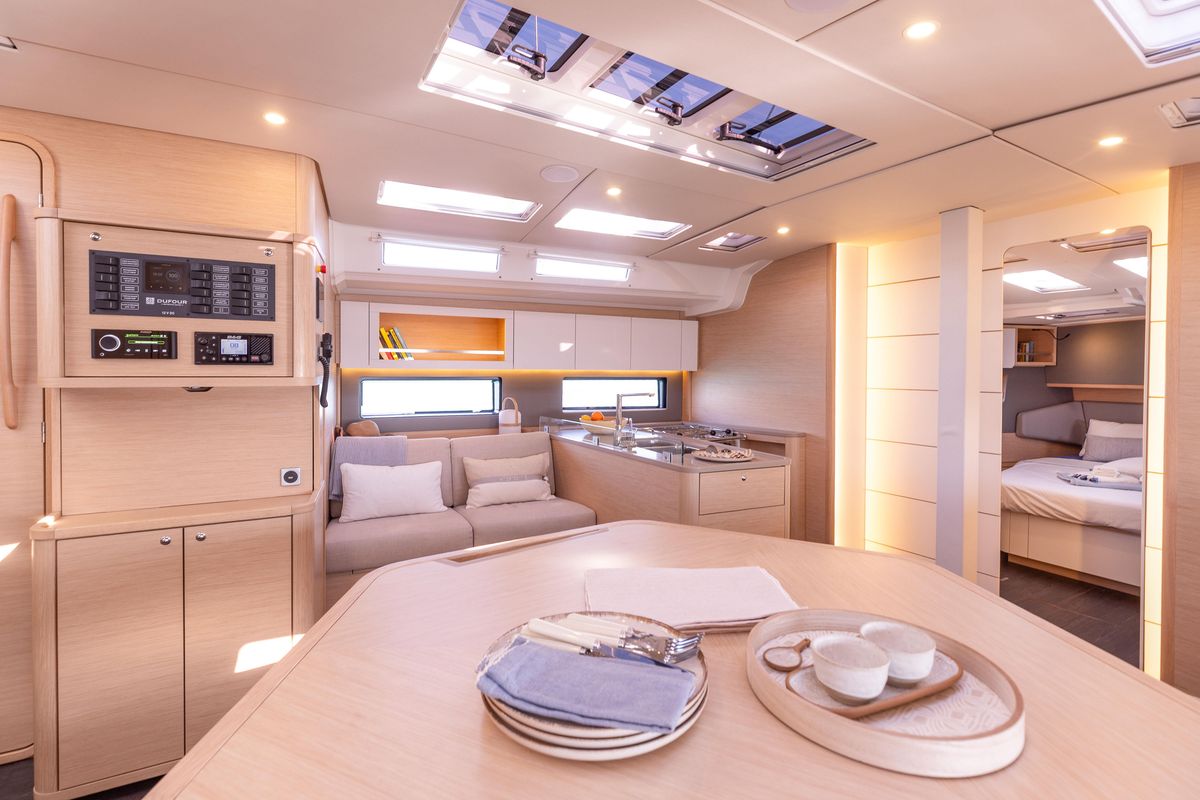 2027 Dufour 48