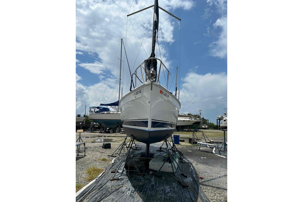 2006 Hunter 27