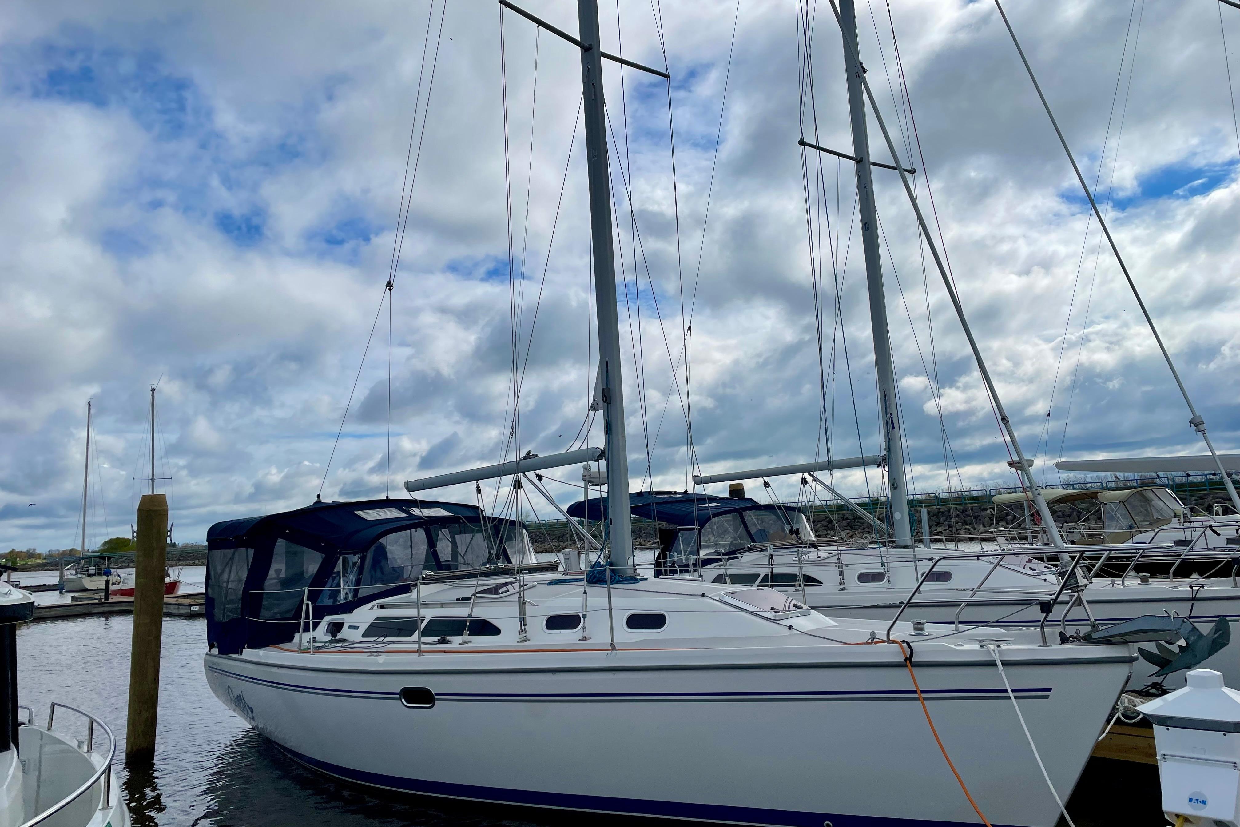 2004 Catalina 350 for sale in Manitowoc, Wisconsin