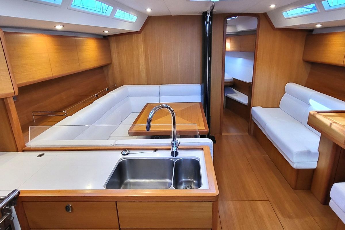 2011 Solaris 44